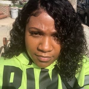 Meet your Posher, Carena